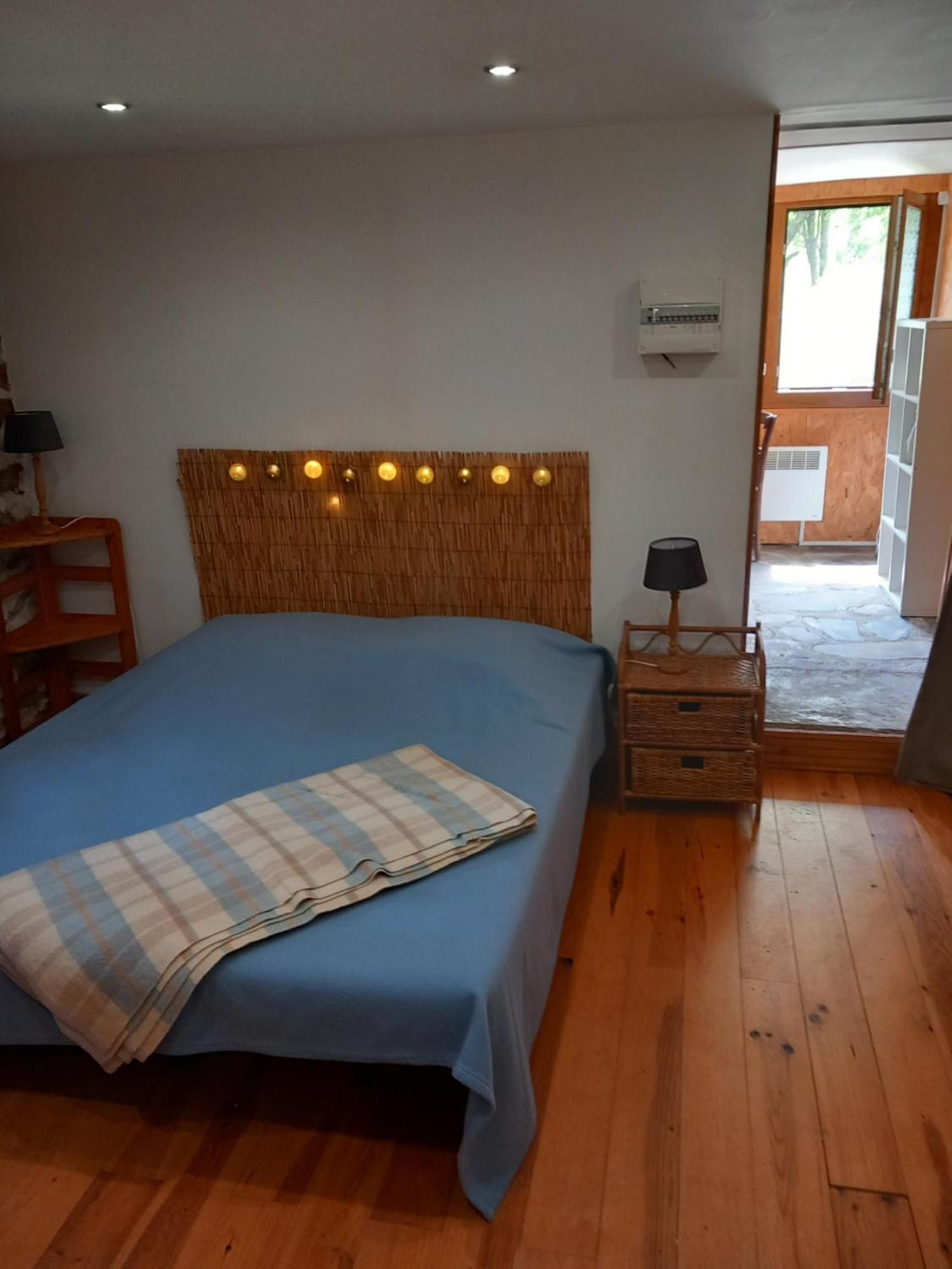 Les Cedres Bleus De Joany Apartment Viviez Exterior foto